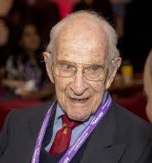 Aaron Frankland's Instagram, Twitter & Facebook