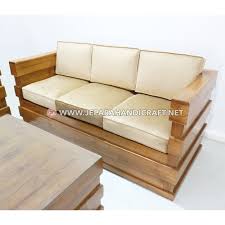 Jenis kursi tamu mewah ini sangat cocok ditempatkan pada rumah dengan jenis mewah maupun minimalis. Jual Set Kursi Tamu Jati Minimalis Blok Jepara Terbaru