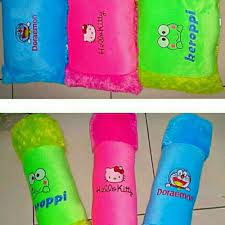 Doraemon boneka bantal & guling kecil merupakan boneka bantal dan guling berbahan yelvo yang didesain fun dengan doraemon pattern yang menarik. Jual Bantal Guling Karakter Jakarta Utara Faloma Store Tokopedia