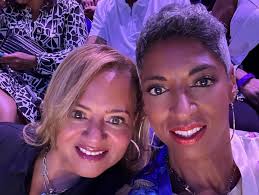 Soooooo (I'm late) a couple of weekends ago one of my very very best  friends in the world @jsmilescomedy did a thing. Actually it was the marker  of how she did a