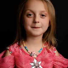 This mama! YASSSSSS! She is the baker behind Happe Ever After and expecting  her second child in the coming weeks. Beauty and elegance. Mommas! Let's  get you front you in front of