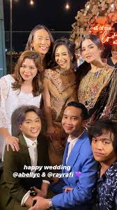Happy father's day, kata sophia latjuba menambahkan emotikon hati pada 20 juni 2021. Adu Gaya Selebgram Di Resepsi Abel Cantika Semuanya Anggun Modis Idntimes Com