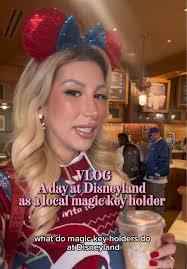 Vlog! A day at Disneyland as a local magic key holder 💕🗝️ with @Lizzy  Perez @Andrea Mercado #disney #disneyland #vlog #disneyadult #magickeyholder
