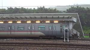 Tung chung (an area in hong kong). æ¸¯éµmtræ±æ¶Œç·šåˆ—è»Šåœé åŠé›¢é–‹æ¬£æ¾³ç«™ Youtube