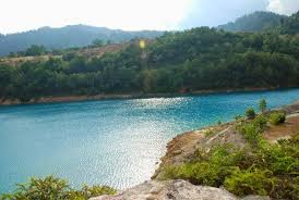 Tasik biru bukit ibam merupakan satu tarikan untuk pengunjung yang menghargai keindahan alam disamping dapat melakukan. Tasik Biru Tarikan Baharu Di Pokok Sena Kedah Tempat Menarik