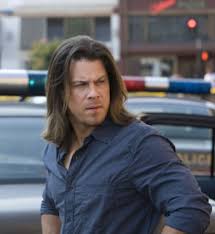 However, the actor does not know his biological father and his mother is apparently unsure of his. Lange Haare Bei Mannern Ja Oder Nein Seite 3 Allmystery