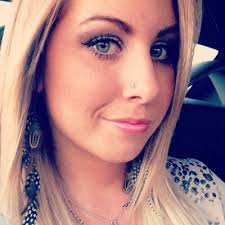 Laura PELTIER (@Lauraa_Peltier)