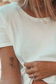 Rosa Hermosa Tatuajes Temporales Flor Tallo Palabra Temporal My Blog Petit Tatouage Style Tatouage Tatouage Minimaliste