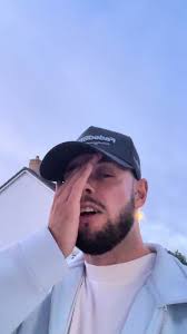 Still outside trying to wake Marcus 🤦🏽‍♂️🤦🏽‍♂️🤦🏽‍♂️ @Shane Cole  #disaster #lockedout #fyp