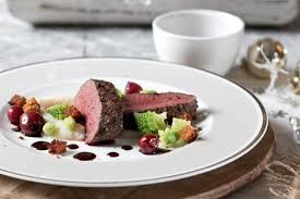 Hirschrucken Mit Schoko Kirsch Sauce Rezept Gourmet Essen Delikatessen Gourmet Rezepte