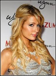 Alle aktuellen news zum thema paris hilton sowie bilder, videos und infos zur schauspielerin bürgerlicher name: Layered Half Up Half Down Frisuren Paris Hilton Blonde Haare Bob Frisuren Haar Styling Frisuren Langhaar Hochsteckfrisuren Kurze Haare