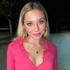 Sidney Helm (@sidneycaroll)