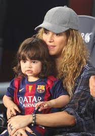 Pregnant Shakira With Milan At Gerard Pique S Game Popsugar Celebrity
