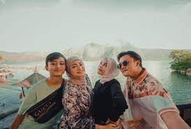 Nathalie Holscer Rizky Febian Putri Delina Rizwan Fadilah