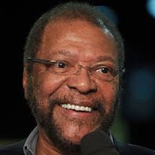 O essencial de series produces good compilations with around 20 tracks focusing on a good breadth of the artist's career. Martinho Da Vila Bio Family Trivia Famous Birthdays