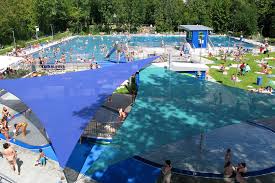 Fügen sie ein foto hinzu. Attraktionen Hausen