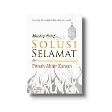Salah satu persoalan yang perlu mendapat perhatian serius tentang akhir zaman adalah fenomena fitnah duhaima' sebagaimana yang dijanjikan oleh rosululloh saw. Buku Islam Manhaj Salaf Solusi Selamat Dari Fitnah Akhir Zaman Elevenia