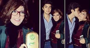 سميرة سعيد و ابنها ندى فكري نشر شادي ابن الفنانة سميرة سعيد صورة جديدة له مع والدته وذلك عبر حسابه الشخصي على موقع التواصل الاجتماعي لتبادل الصور والفيديوهات إنستجرام. Ø¨Ø§Ù„ØµÙˆØ± Ø³Ù…ÙŠØ±Ø© Ø³Ø¹ÙŠØ¯ ØªØ­ØµØ¯ ØªÙƒØ±ÙŠÙ… Ø¬Ø¯ÙŠØ¯ ÙˆÙÙŠ Ù„Ù‚Ø·Ø§Øª Ù…Ù…ÙŠ Ø²Ø© Ù…Ø¹ Ø¥Ø¨Ù†Ù‡Ø§ Ø´Ø§Ø¯ÙŠ Bitajarod Online Magazine