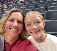 Abby Carrigan (@friend_abby)