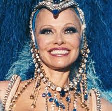 Bernarda Molina's Instagram, Twitter & Facebook