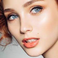 Apply a plum shade at the middle and inside of the eyelid. The Best Eyeshadow Colors And Looks For Blue Eyes L Oreal Paris