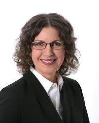 Tracy Dearing's Instagram, Twitter & Facebook