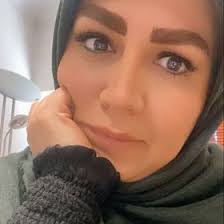 Sara Eftekhari's Instagram, Twitter & Facebook