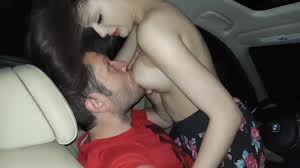 Anhelando Leche De Puta - Chupando Grandes Tetas Al Lado De La Carretera -  Pornhub.com