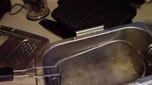 The delonghi d44528dz livenza easy clean deep fryer, silver gives an outstanding performance in transforming fine ingredients into exceptional meals. Deep Fried Chicken With Delonghi D24527dz Dual Zone 3 Pound Capacity Deep Fryer Review Youtube