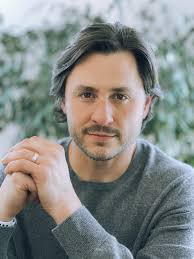 About Michael Benoit, MD