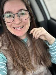 Maureen Hulslander's Instagram, Twitter & Facebook