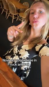 Ella Chase (@ella.chase23)