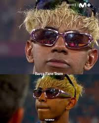 Vanister vient de faire un dépôt Orange Money de 50000 FCFA à une Fan au  concert organisé par Orange à canal Olympia❤🔥 La foule a alors crié Ooooh  😂😂🙌🙌🙌 #FêtesEnFeu #LaDinguerie