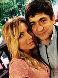 3,868 likes · 988 talking about this. Corneliu Botgros È™i A RefÄƒcut ViaÈ›a AlÄƒturi De O BlondÄƒ FocoasÄƒ Unica Md