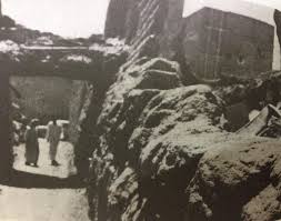 جزء من سور حجيلان بن حمد على بريدة تمت إزلته عام ١٤٠٢هـ وقد بني عام ١١٩٠ تقريبا outdoor snow media