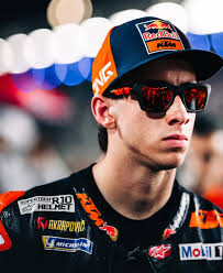 ALBERT VALERA: "ACOSTA È IL MIGLIOR PILOTA DELLA SUA GENERAZIONE E QUINDI  MERITA LA MIGLIOR MOTO, MI RICORDA JORGE LORENZO" "L'anno scorso è stato un  anno intenso ma bellissimo. Aleix Espargaro ha