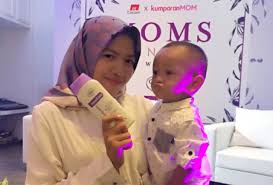 Botol susu biasa digunakan untuk memberi susu formula atau pun asi kepada bayi ketika sang ibu sedang atau tidak mampu memberikan asi. Skin Care Untuk Kulit Bayi Sensitif Dan Rentan Eczema Kumparan Com