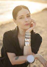 Sara Tanis's Instagram, Twitter & Facebook