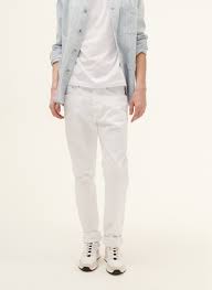 2 poches cavalières côtés (dont une avec poche monnaie) avec rivets métal en haut et bas de poche + petite. Pantalon Homme 5 Poches Regular Coupe Droite Blanc