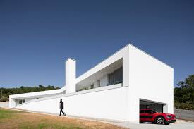Am fuße der sierra penude; House In Lamego Antonio Ildefonso Arquitecto Archdaily