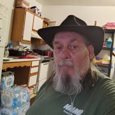 President Trump hosted Ukrainian President Zelenskyy and other European  leaders at the White House, pushing for a face-to-face meeting between  Zelenskyy and Putin after Monday's high-stakes talks. Read more:  https://abcnews.visitlink.me/Hx7Ebb