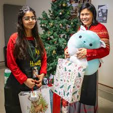 Class of 2023: What's Next 💚 🎓 💛 Maurice Bosse, BA'23 is starting his  career as he moves to Ottawa to become a Junior Policy Analyst for the  International Border Policy Division