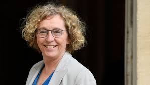 Vous souhaitez en savoir plus sur les ressources numériques des ministre du travail : Muriel Penicaud On A Sous Estime Le Fait Que Dans Certains Territoires On Se Sent Loin De Tout