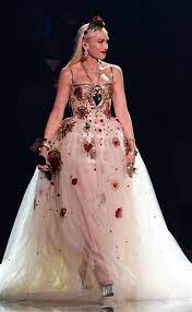 2020 Gammy Best Dressed Gwen Stefani Style Grammy Dresses Gwen Stefani And Blake