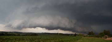 Silne Supercelarni Boure A Pravdepodobne Derecho Dne 25 6 2008 Amaterska Meteorologicka Spolecnost