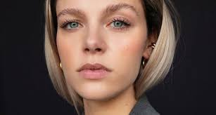 Spakowała cztery psy i uciekła. Podczas ewakuacji Paris Hilton łamał się  głos