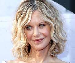 26 Chic Hairstyles That Make You Look 10 Years Younger 11 Fittors Com Older Women Hairstyles Medium Hair Styles Hairdos For Older Women