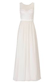 Get fantastic mother of the bride and wedding outfit deals from the designer vera mont. Gunstiges Brautkleid Mit Feiner Spitze Ivory Vera Mont Mode Bosckens