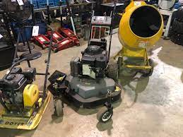 It has a kawasaki fc290 v. Sutech Stealth Commercial 33 Gas Powered Lawn Mower