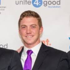 Ian Meek's Instagram, Twitter & Facebook